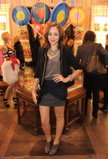 Autumn Reeser feet photo thumbnail