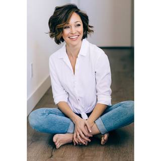 Autumn Reeser feet photo thumbnail