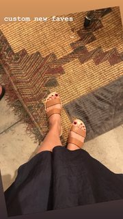 Autumn Reeser feet photo thumbnail