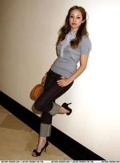 Autumn Reeser feet photo thumbnail