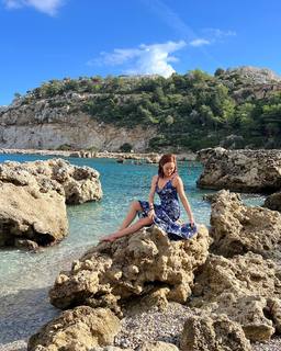 Autumn Reeser feet photo thumbnail