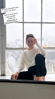 Autumn Reeser feet photo thumbnail