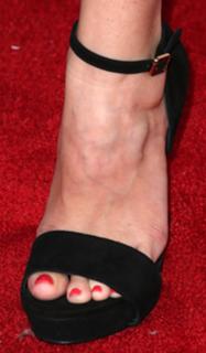 Autumn Reeser feet photo thumbnail
