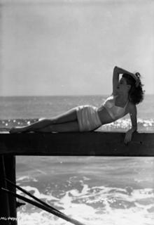 Ava Gardner feet photo thumbnail