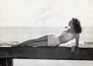 Ava Gardner feet photo thumbnail