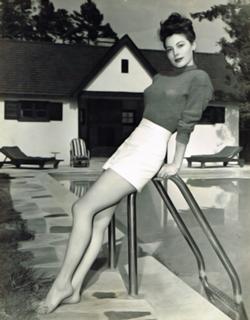 Ava Gardner feet photo thumbnail