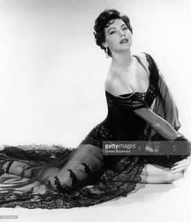 Ava Gardner feet photo thumbnail