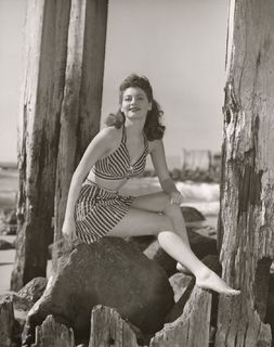 Ava Gardner feet photo thumbnail