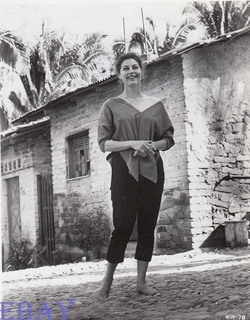 Ava Gardner feet photo thumbnail