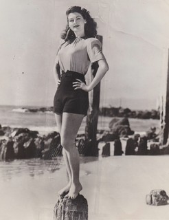 Ava Gardner feet photo thumbnail