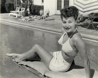 Ava Gardner feet photo thumbnail