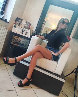 Ava Karabatic feet photo 10