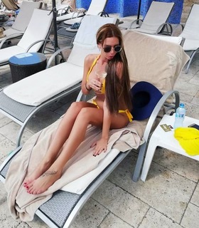 Ava Karabatic feet photo 5