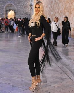 Ava Karabatic feet photo 19