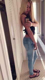 Ava Locklear feet photo thumbnail