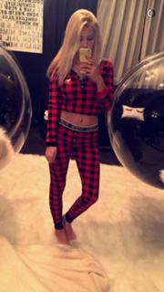 Ava Locklear feet photo thumbnail