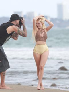 Ava Locklear feet photo thumbnail