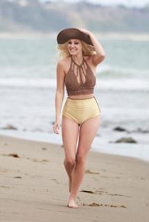 Ava Locklear feet photo thumbnail