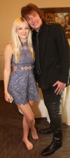 Ava Locklear feet photo thumbnail