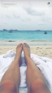 Ava Locklear feet photo thumbnail