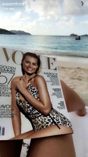 Ava Locklear feet photo thumbnail