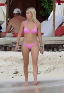 Ava Locklear feet photo thumbnail