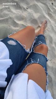 Ava Locklear feet photo thumbnail