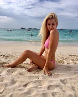 Ava Locklear feet photo thumbnail