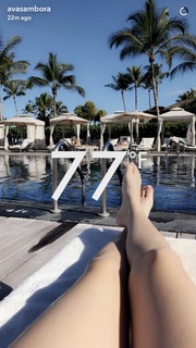 Ava Locklear feet photo thumbnail