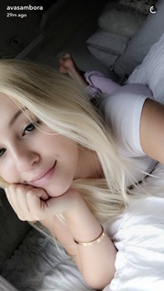 Ava Locklear feet photo thumbnail