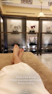 Ava Locklear feet photo thumbnail