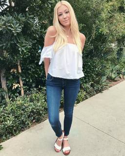 Ava Locklear feet photo thumbnail