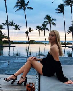 Ava Locklear feet photo thumbnail