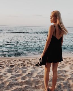 Ava Locklear feet photo thumbnail