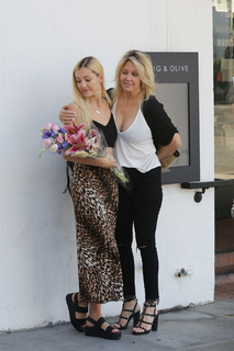 Ava Locklear feet photo thumbnail