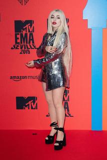 Ava Max feet photo thumbnail