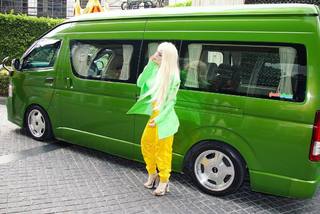 Ava Max feet photo thumbnail
