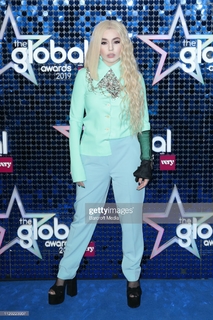 Ava Max feet photo thumbnail