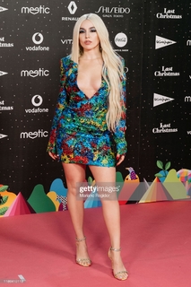 Ava Max feet photo thumbnail