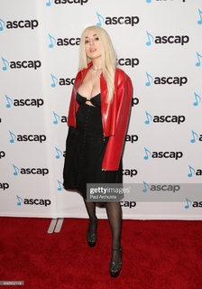 Ava Max feet photo thumbnail