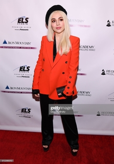 Ava Max feet photo thumbnail
