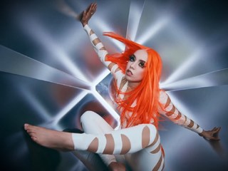 Ava Max feet photo thumbnail