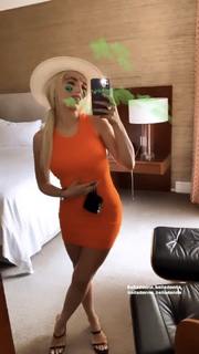 Ava Max feet photo thumbnail
