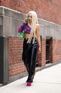 Ava Max feet photo thumbnail