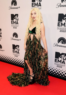 Ava Max feet photo thumbnail