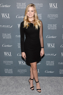 Ava Phillippe feet photo thumbnail