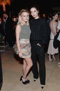 Ava Phillippe feet photo thumbnail