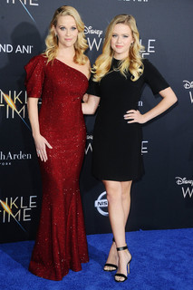 Ava Phillippe feet photo thumbnail