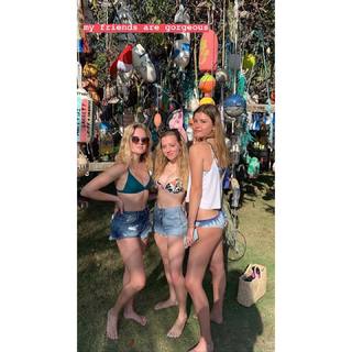 Ava Phillippe feet photo thumbnail