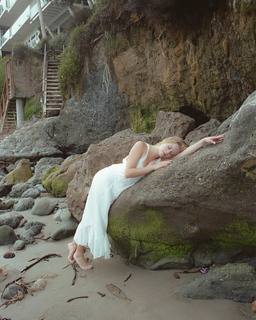 Ava Phillippe feet photo thumbnail